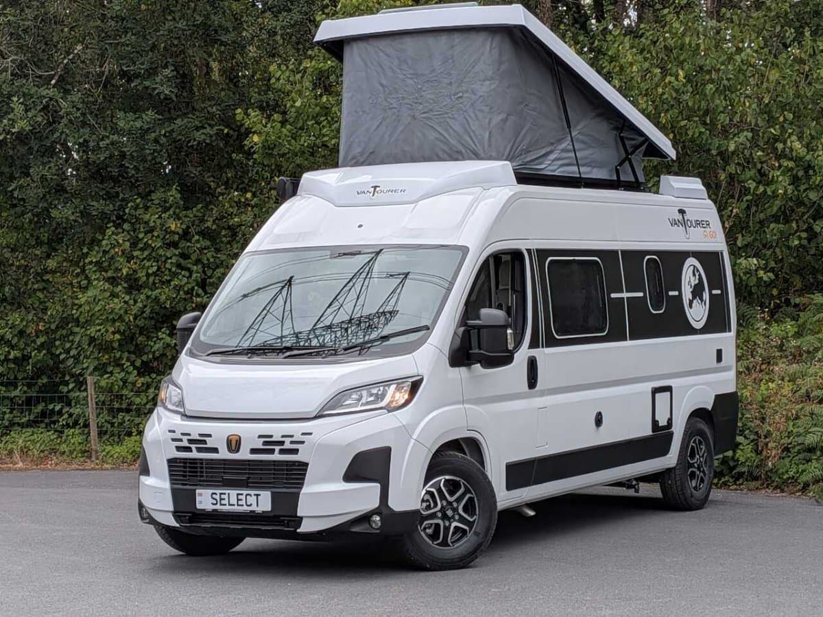 VanTourer 600D - image 1 of 67
