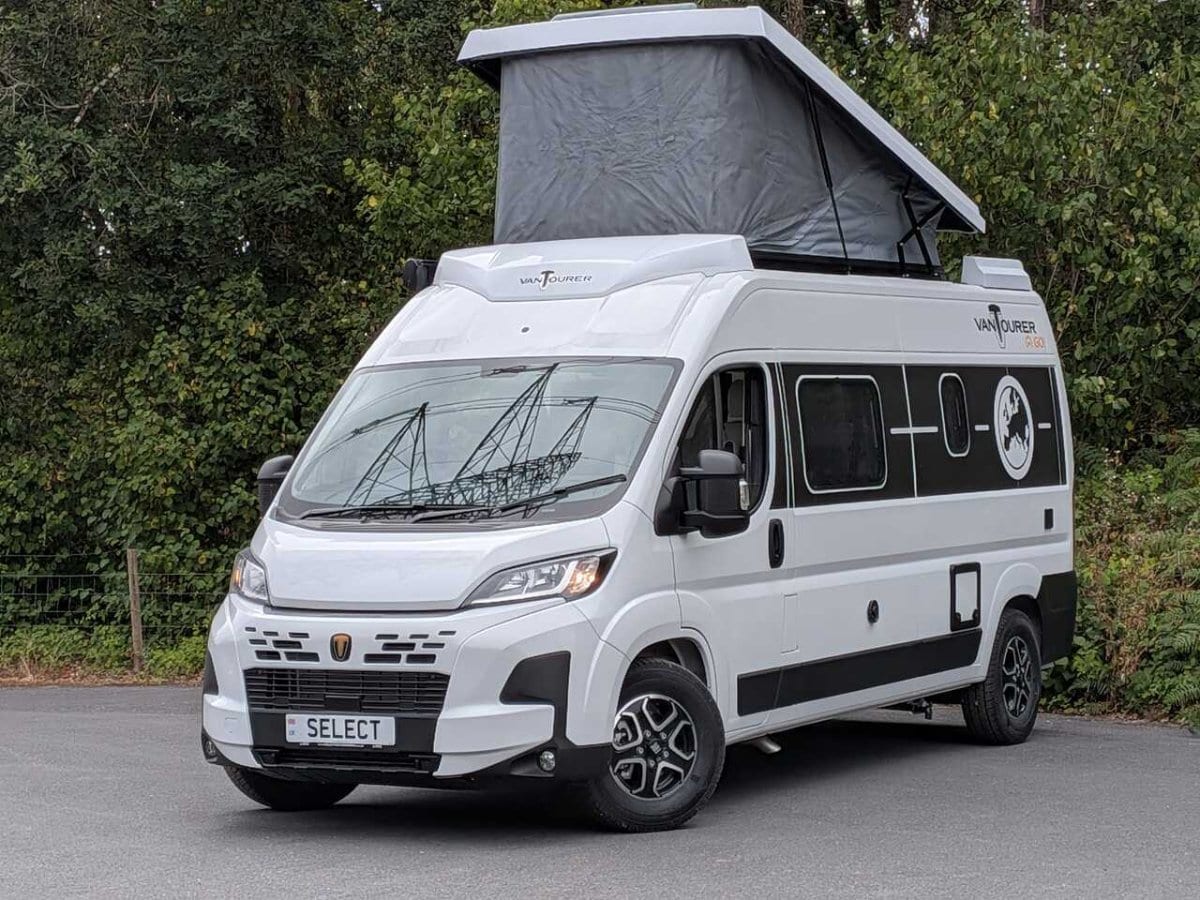 VanTourer 600D - image 1 of 67
