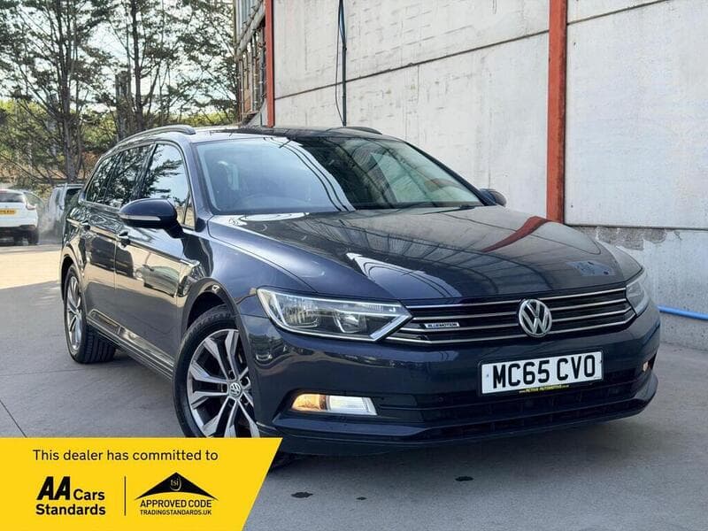 Volkswagen Passat - image 1 of 37