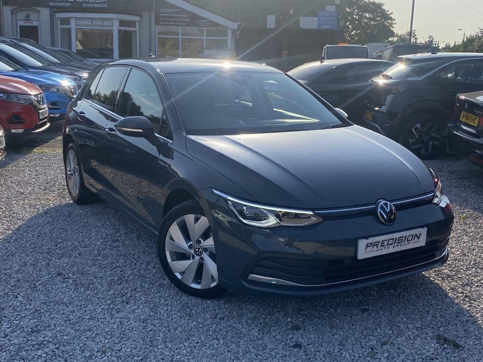 Volkswagen Golf - image 1 of 51