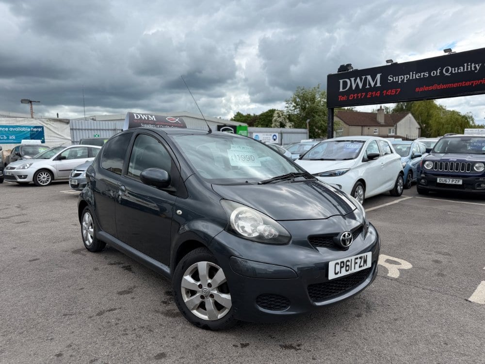 Toyota Aygo - image 1 of 15