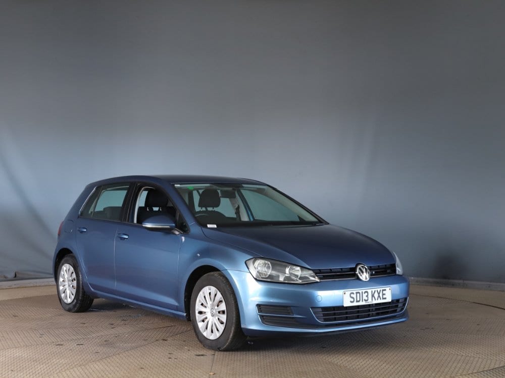 Volkswagen Golf - image 1 of 15