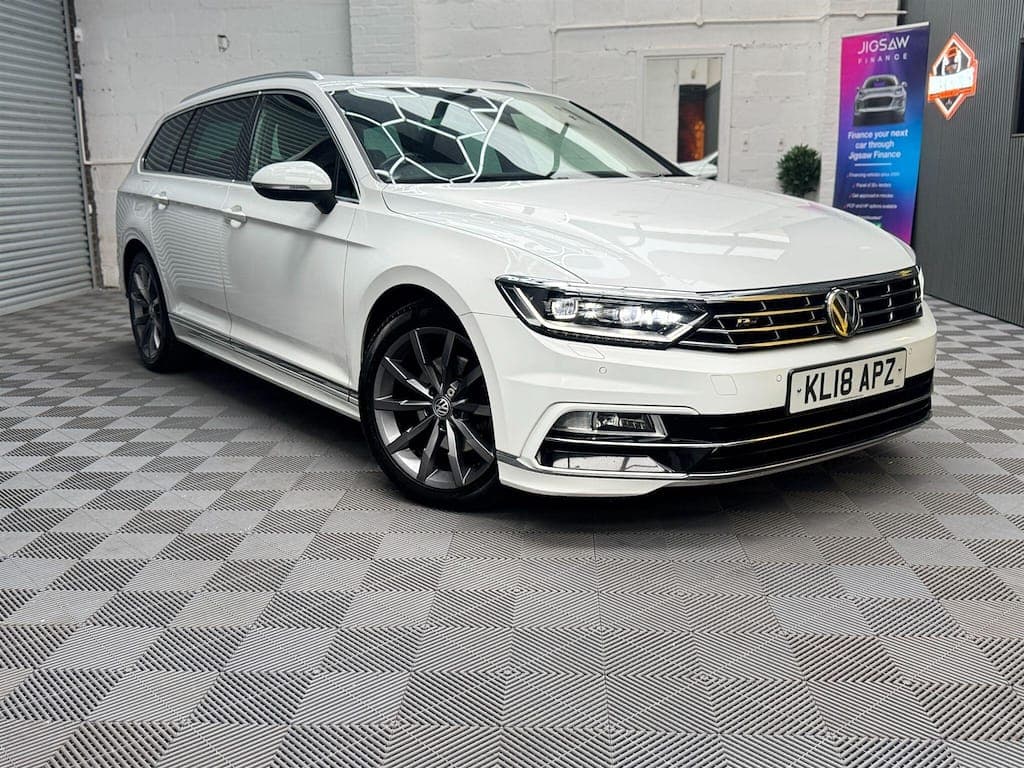 Volkswagen Passat - image 1 of 47