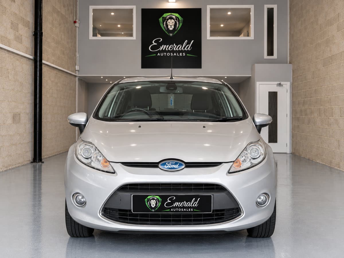 Ford Fiesta - image 1 of 8