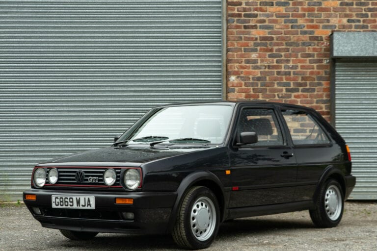 Volkswagen Golf GTI - image 1 of 30