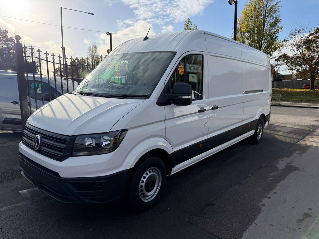 Volkswagen Crafter - image 1 of 15