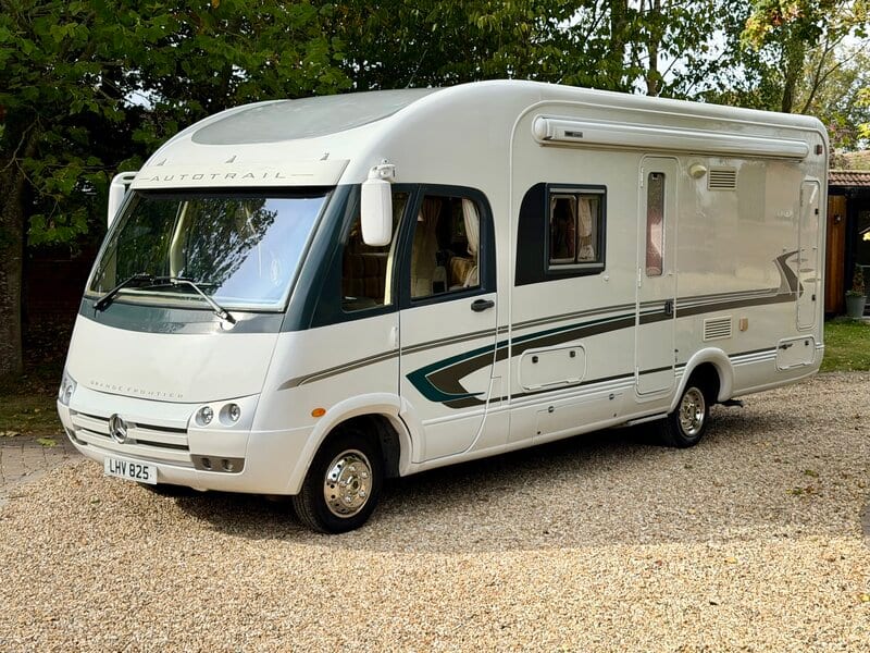 Auto-Trail Grand Frontier - image 1 of 63