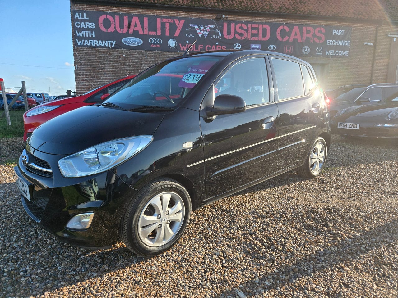 Hyundai i10 - image 1 of 13