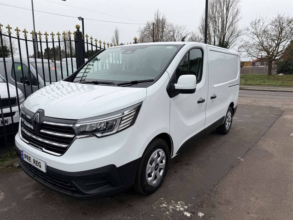 Renault Trafic - image 1 of 19