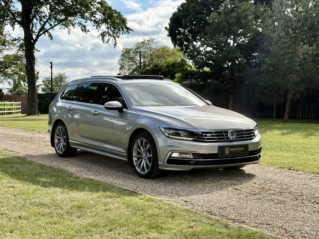 Volkswagen Passat - image 1 of 47