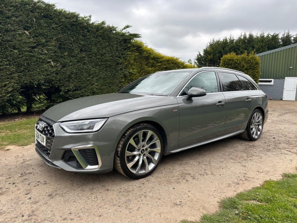 Audi A4 Avant - image 1 of 47