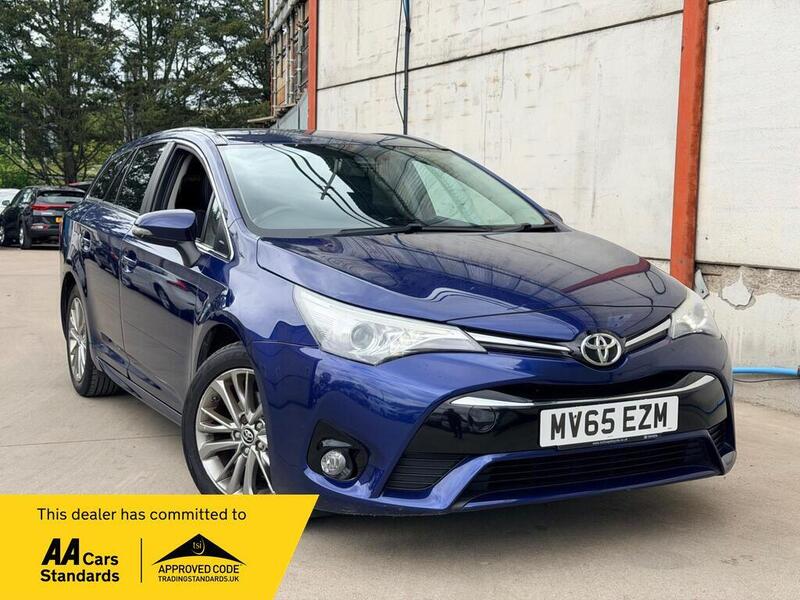 Toyota Avensis - image 1 of 33