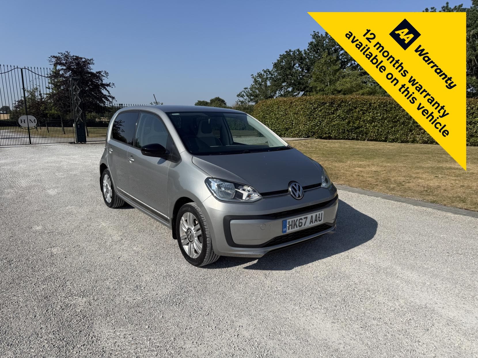 Volkswagen up! - image 1 of 13