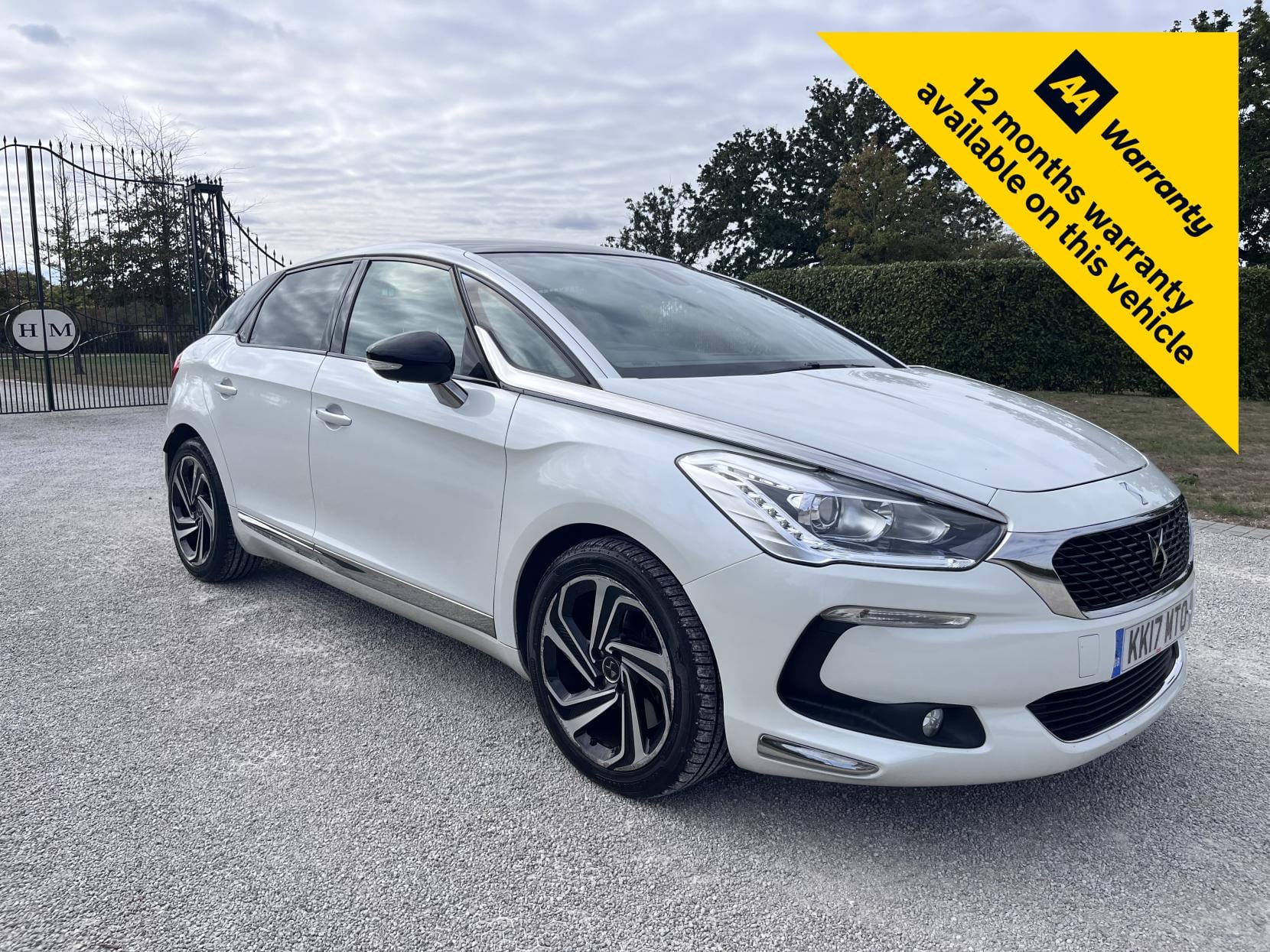 DS Automobiles DS 5 - image 1 of 19