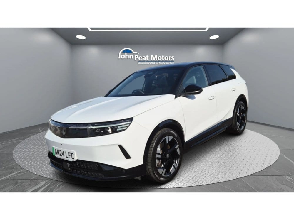 Vauxhall Grandland Electric - image 1 of 26