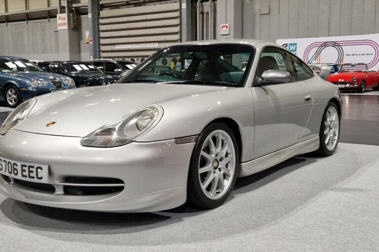 Porsche 996 Carrera - image 1 of 30
