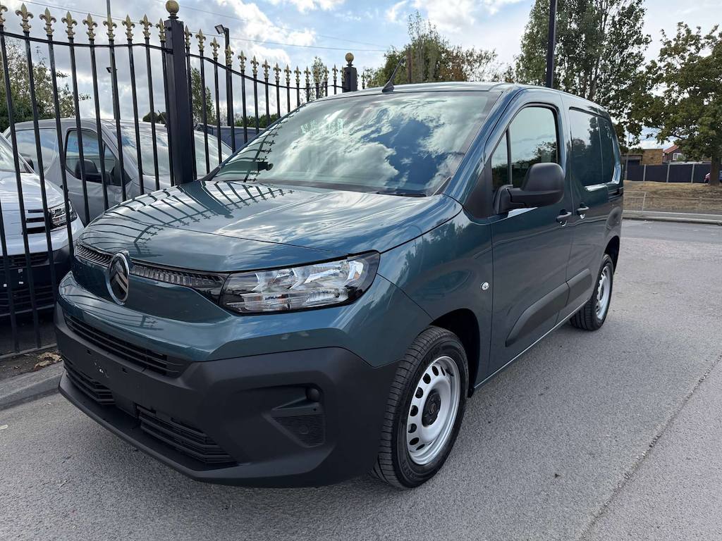 Citroen Berlingo - image 1 of 23