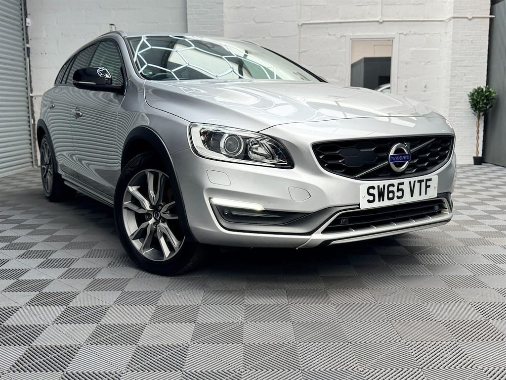Volvo Cross Country - image 1 of 30