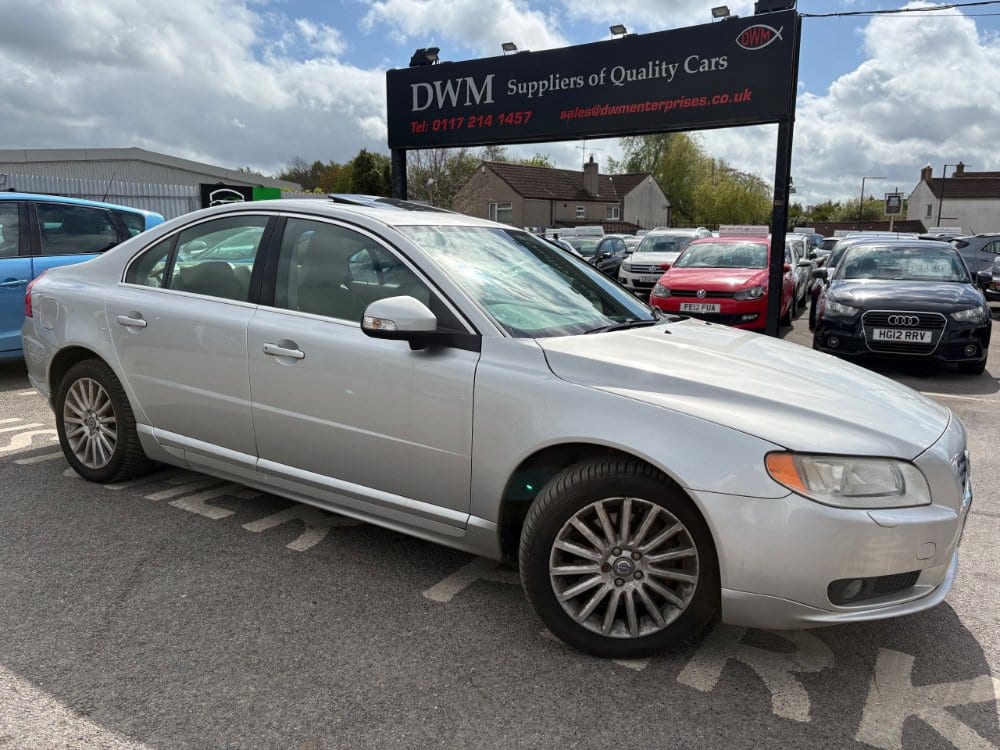 Volvo S80 - image 1 of 15