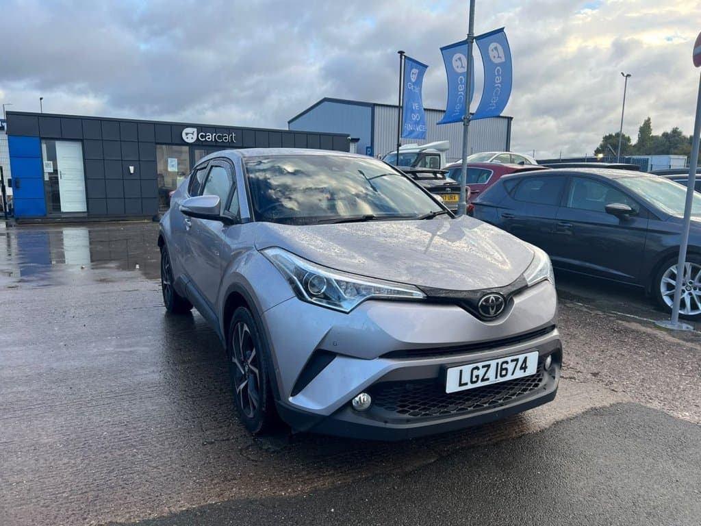 Toyota C-HR - image 1 of 12