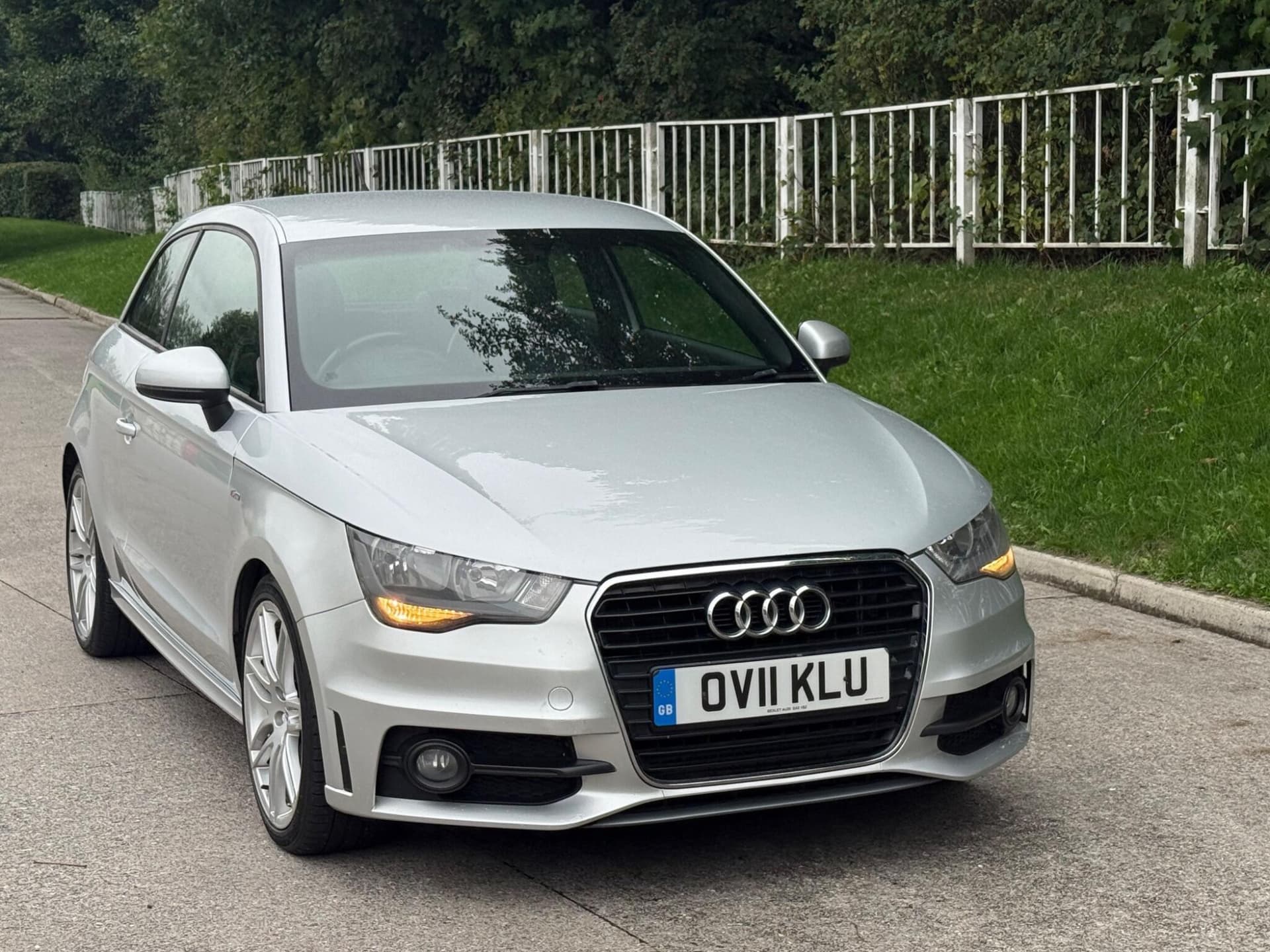 Audi A4 - image 1 of 1