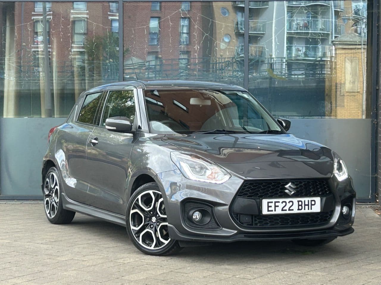 Suzuki Swift - image 1 of 29