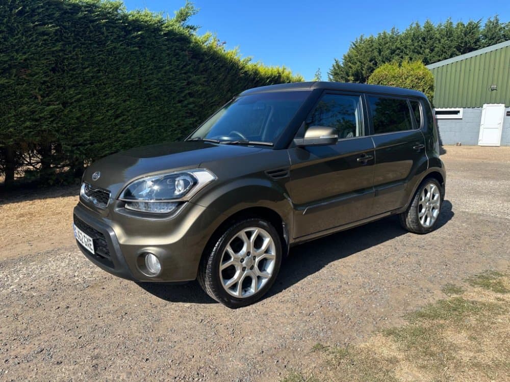 Kia Soul - image 1 of 39