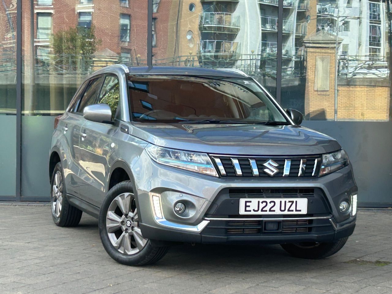 Suzuki Vitara - image 1 of 27