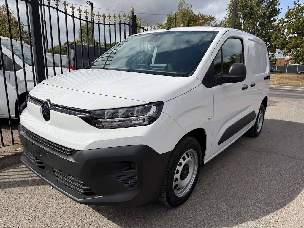 Citroen Berlingo - image 1 of 22