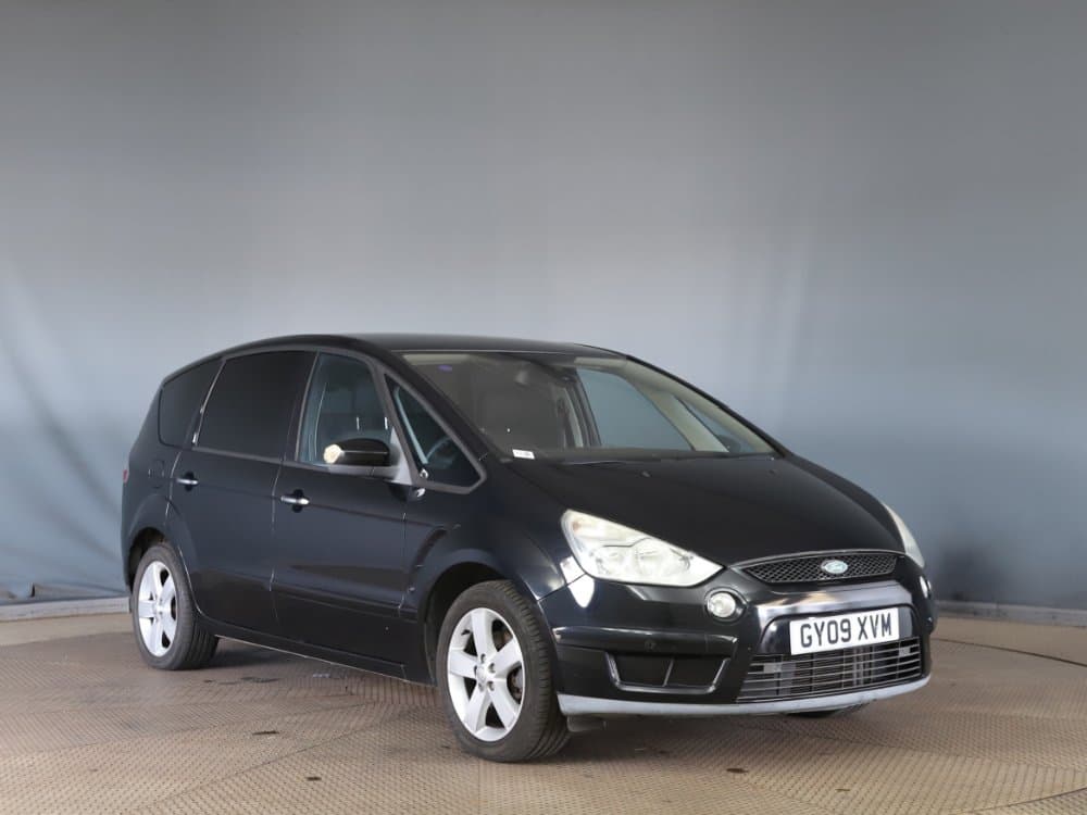 Ford S-Max - image 1 of 12