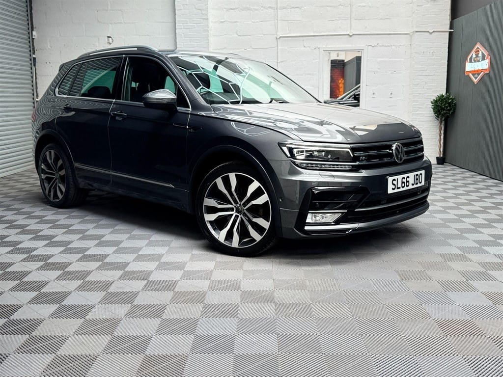 Volkswagen Tiguan - image 1 of 128