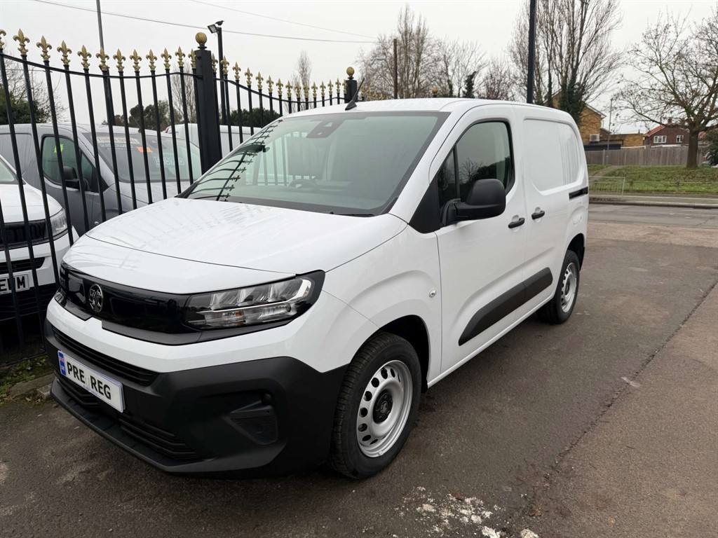 Vauxhall Combo - image 1 of 20