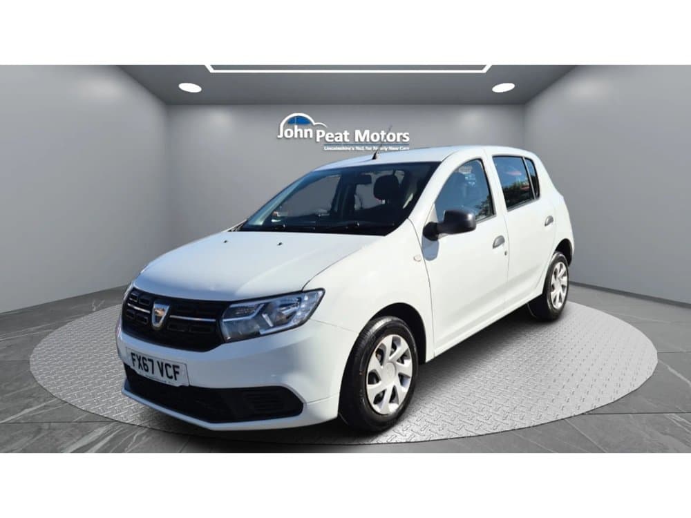 Dacia Sandero - image 1 of 23