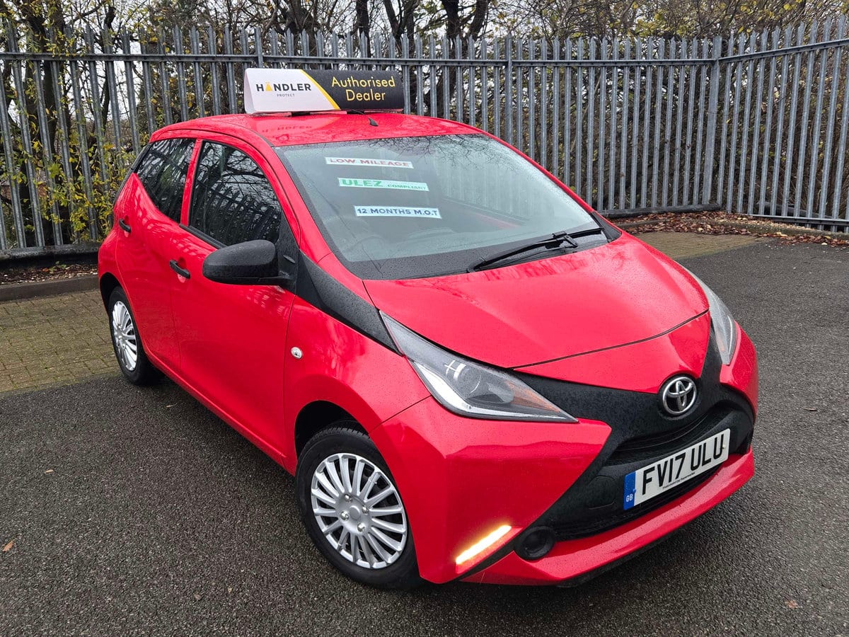 Toyota Aygo - image 1 of 15