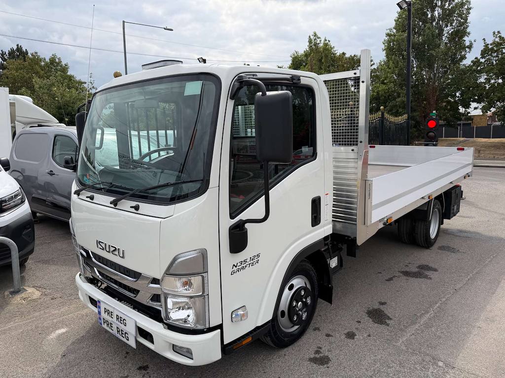 Isuzu Grafter - image 1 of 19