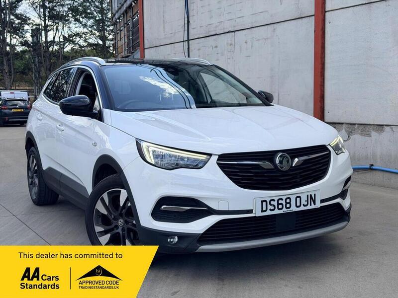 Vauxhall Grandland X - image 1 of 36
