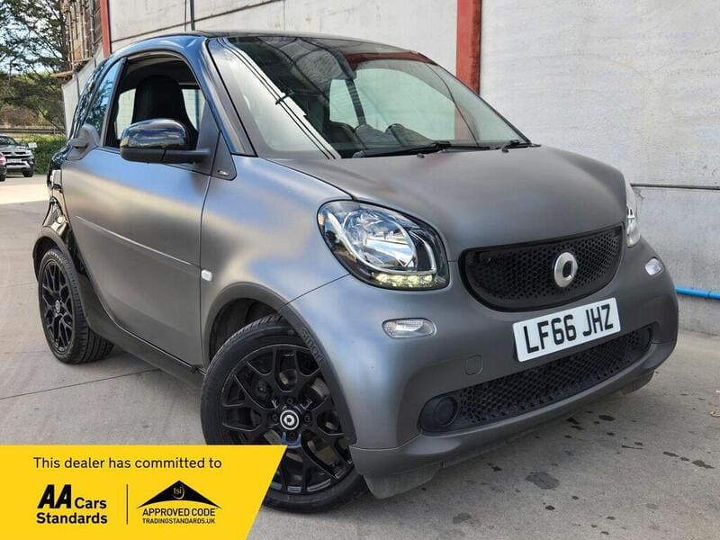 Smart fortwo - image 1 of 31