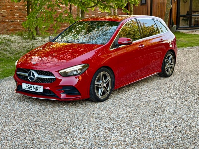 Mercedes-Benz B-Class - image 1 of 31