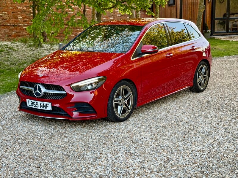 Mercedes-Benz B-Class - image 1 of 31