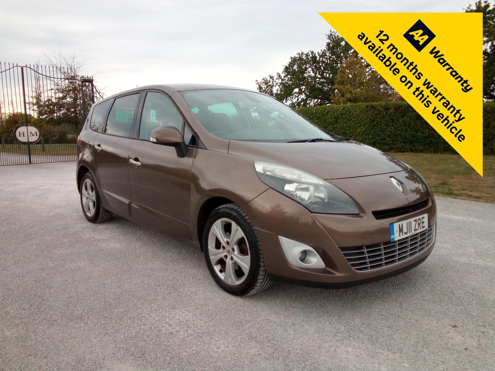 Renault Grand Scenic - image 1 of 20