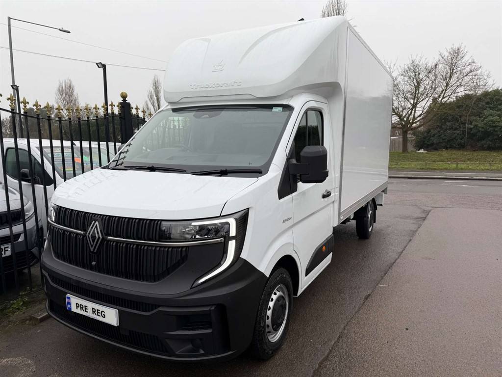 Renault Master - image 1 of 19
