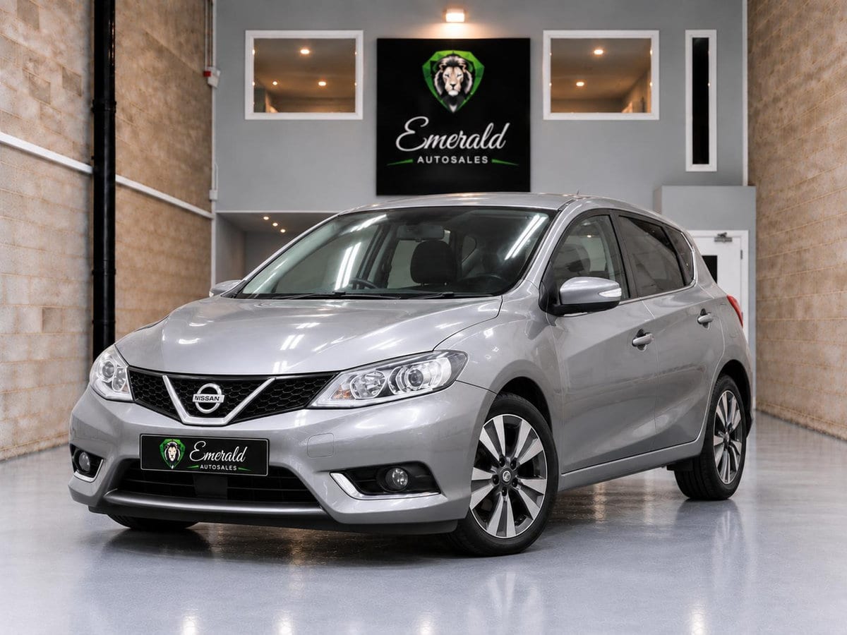 Nissan Pulsar - image 1 of 9