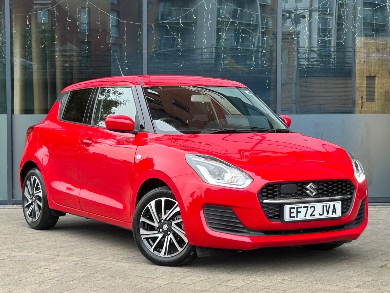 Suzuki Swift - image 1 of 29