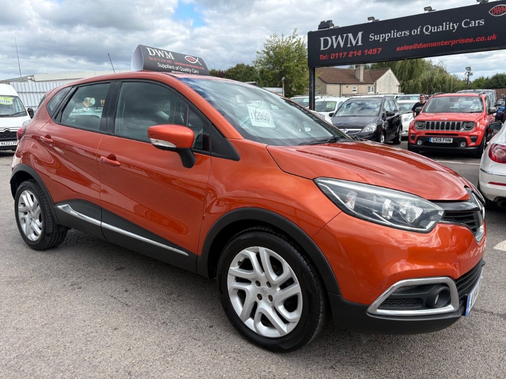 Renault Captur - image 1 of 15