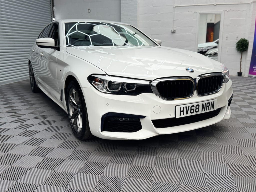 BMW 5 Series - image 1 of 34
