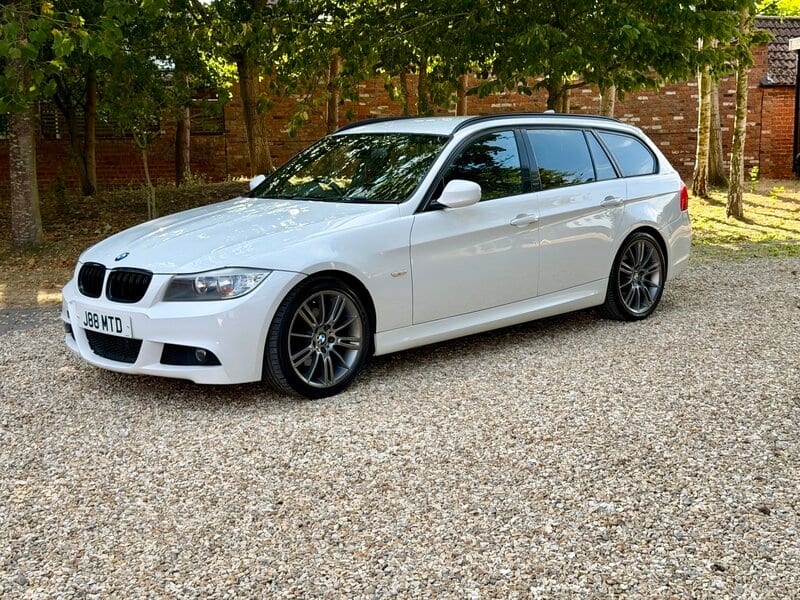 BMW 3 Series - image 1 of 20