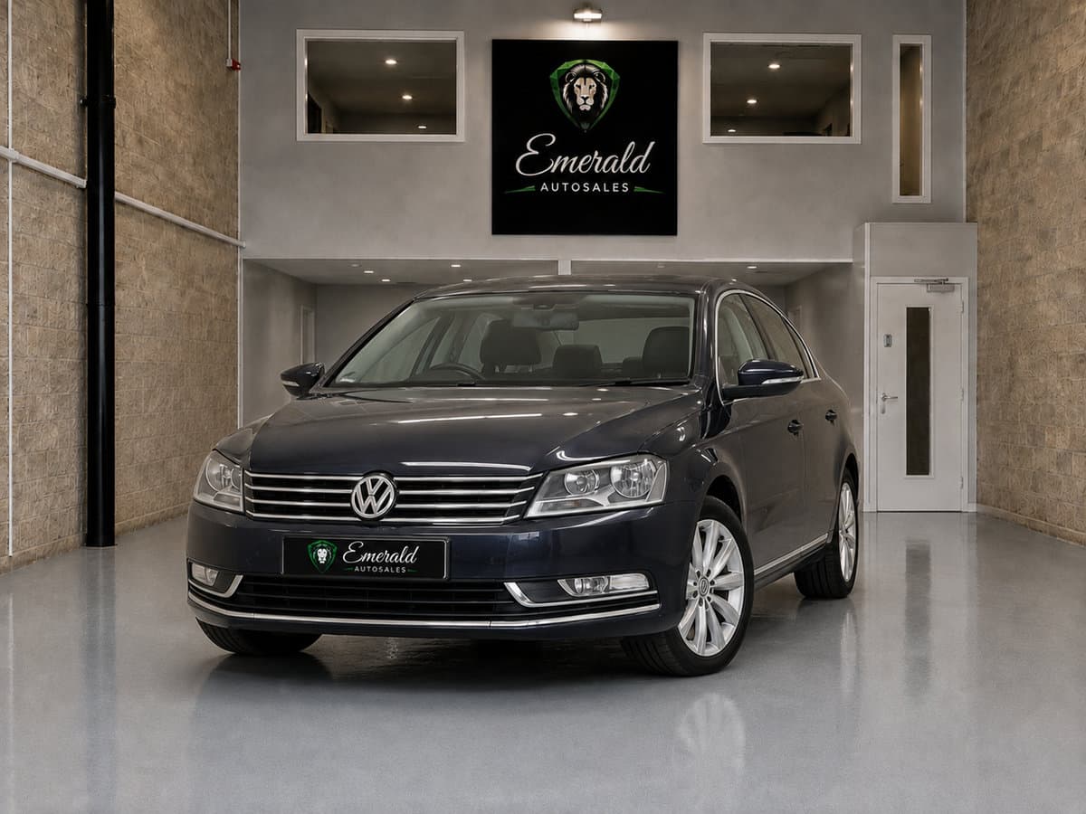 Volkswagen Passat - image 1 of 6