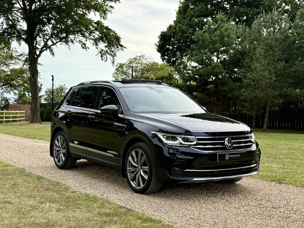 Volkswagen Tiguan - image 1 of 39