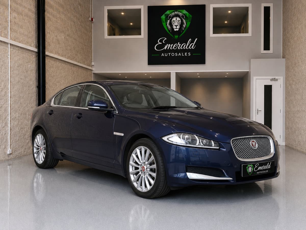 Jaguar XF - image 1 of 6