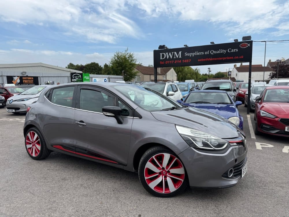Renault Clio - image 1 of 15